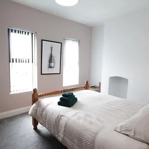 House In The Gaeltacht Quarter Holiday home Belfast